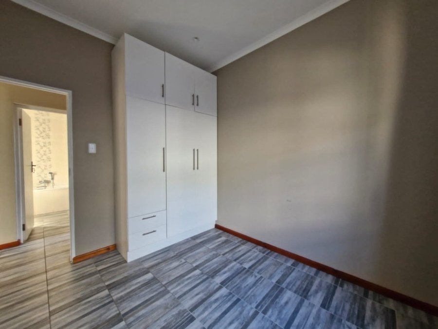 To Let 3 Bedroom Property for Rent in Overbaakens Eastern Cape